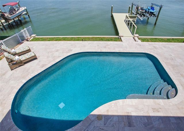 547 JOHNS PASS AVENUE, Madeira Beach, FL 33708