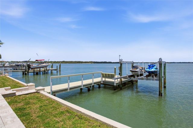 547 JOHNS PASS AVENUE, Madeira Beach, FL 33708