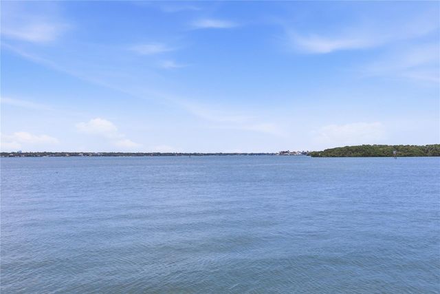 547 JOHNS PASS AVENUE, Madeira Beach, FL 33708