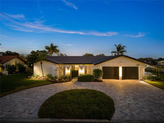 2000 KANSAS AVENUE NE, St Petersburg, FL 33703