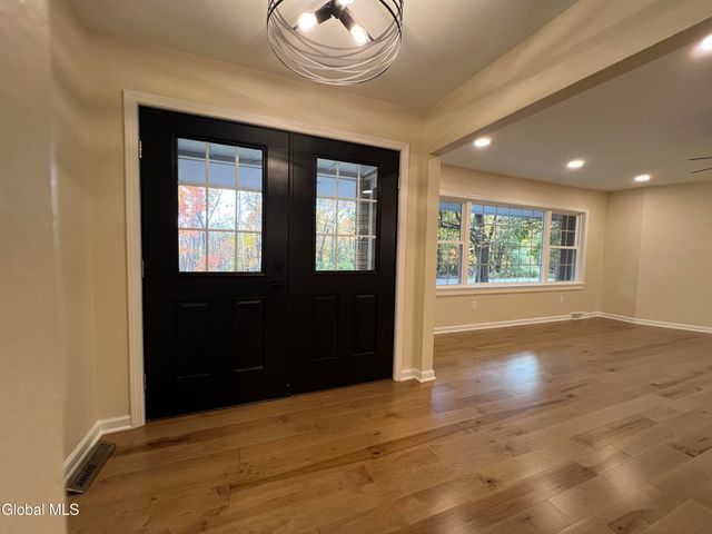 5 Zeph Street, Poestenkill, NY 12198