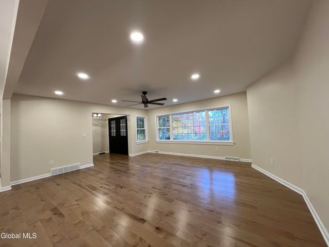 5 Zeph Street, Poestenkill, NY 12198