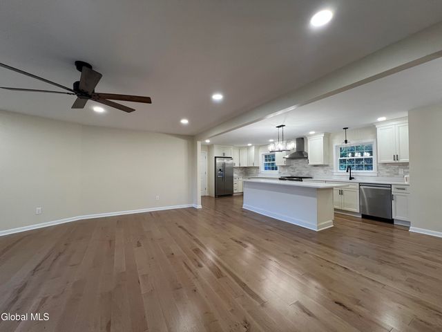 5 Zeph Street, Poestenkill, NY 12198