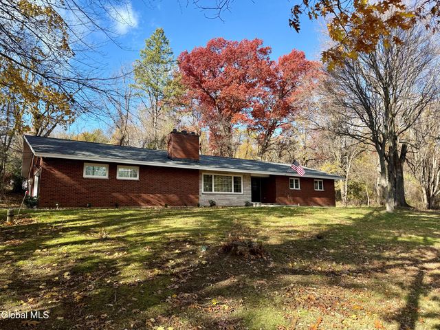 5 Zeph Street, Poestenkill, NY 12198