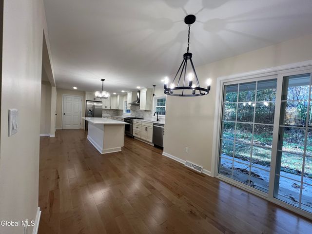 5 Zeph Street, Poestenkill, NY 12198