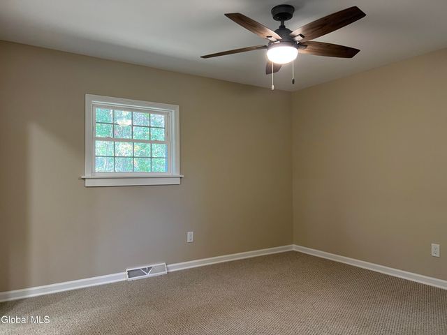 5 Zeph Street, Poestenkill, NY 12198