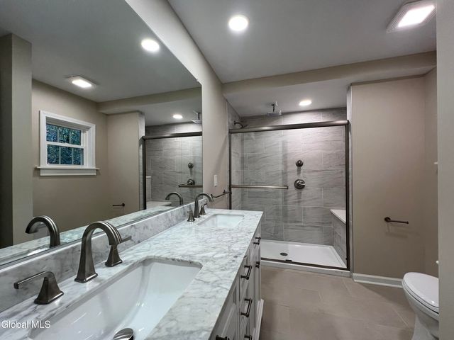 5 Zeph Street, Poestenkill, NY 12198