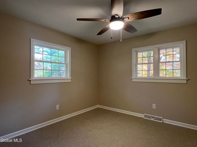 5 Zeph Street, Poestenkill, NY 12198