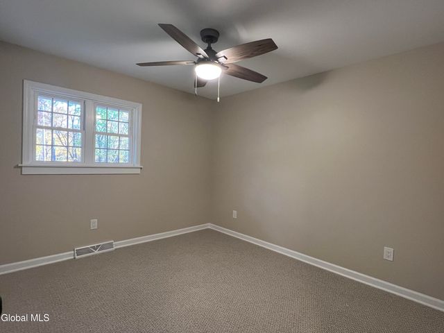 5 Zeph Street, Poestenkill, NY 12198