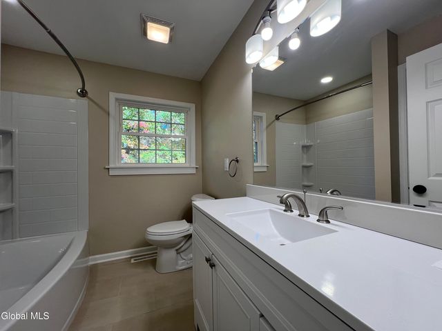 5 Zeph Street, Poestenkill, NY 12198