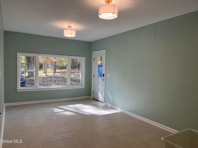 5 Zeph Street, Poestenkill, NY 12198