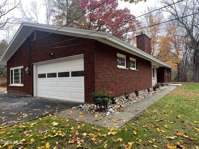 5 Zeph Street, Poestenkill, NY 12198