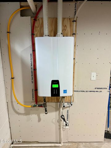 5 Zeph Street, Poestenkill, NY 12198