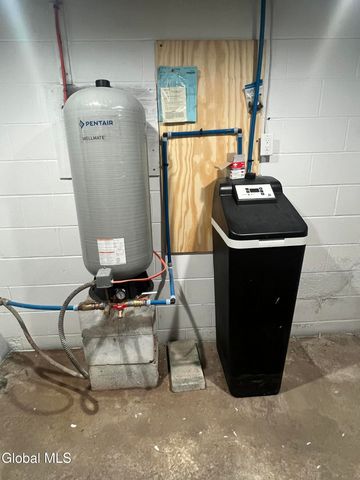 5 Zeph Street, Poestenkill, NY 12198