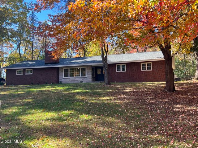 5 Zeph Street, Poestenkill, NY 12198