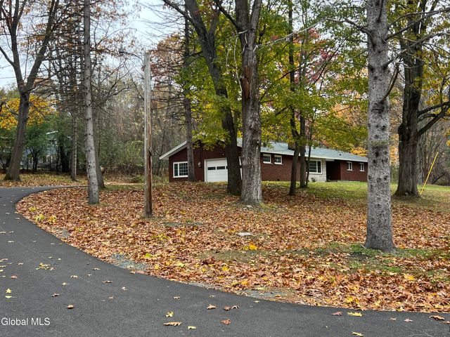 5 Zeph Street, Poestenkill, NY 12198