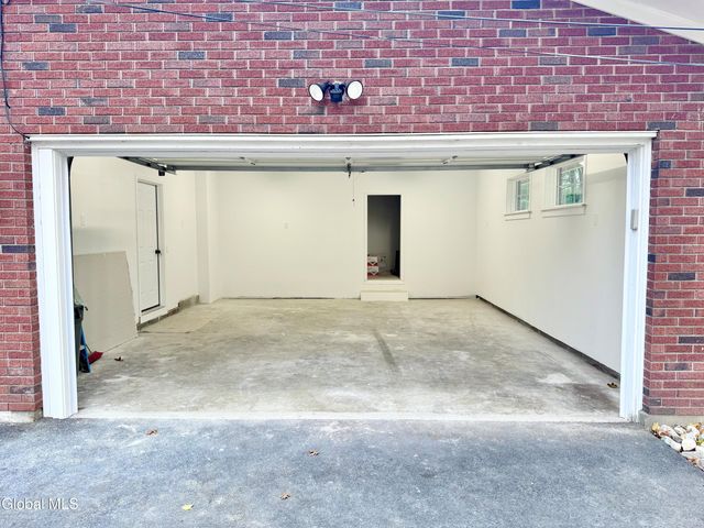 5 Zeph Street, Poestenkill, NY 12198