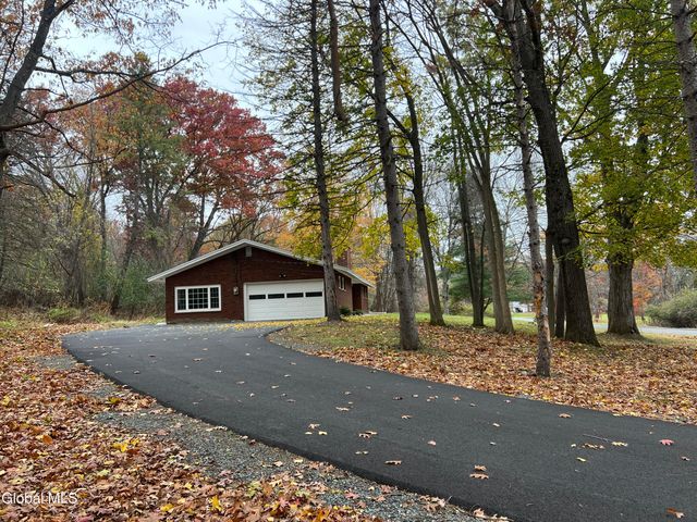 5 Zeph Street, Poestenkill, NY 12198