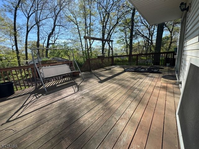 95 Unger Ave, Hopatcong Boro, NJ 07874
