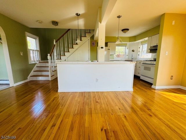 95 Unger Ave, Hopatcong Boro, NJ 07874