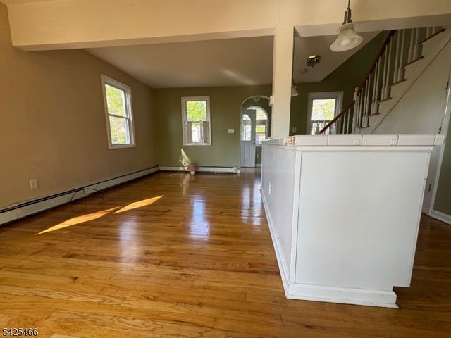 95 Unger Ave, Hopatcong Boro, NJ 07874