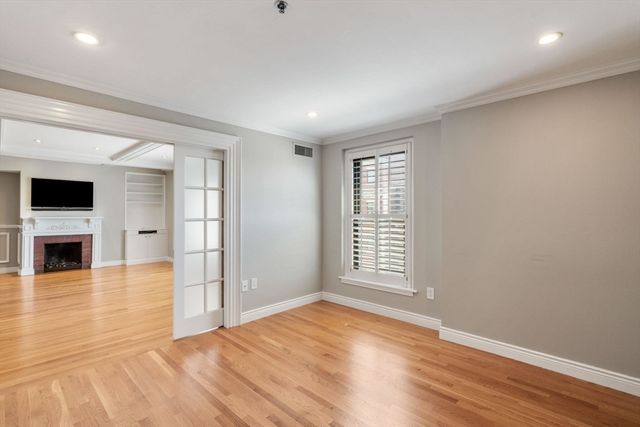 10 Charlesgate East 502, Boston, MA 02215