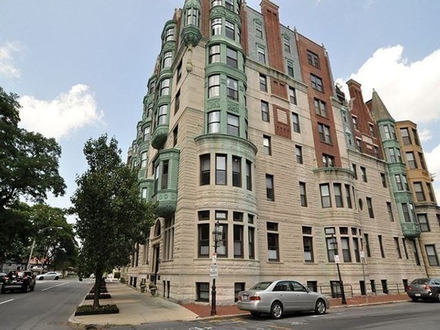 10 Charlesgate East 502, Boston, MA 02215