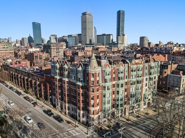 10 Charlesgate East 502, Boston, MA 02215