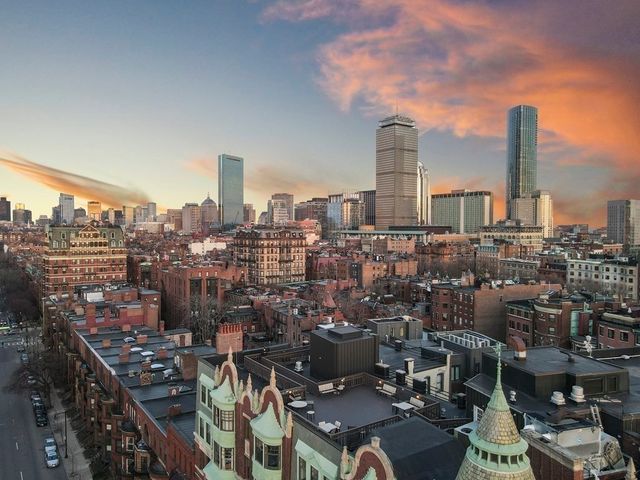10 Charlesgate East 502, Boston, MA 02215