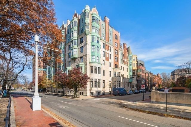10 Charlesgate East 502, Boston, MA 02215