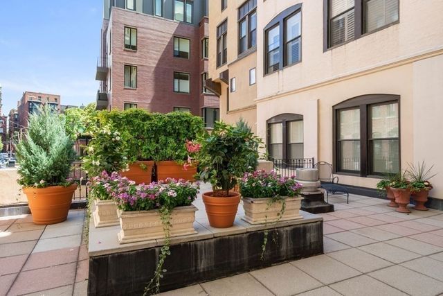 10 Charlesgate East 502, Boston, MA 02215