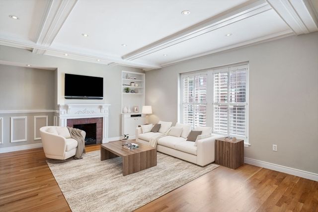 10 Charlesgate East 502, Boston, MA 02215