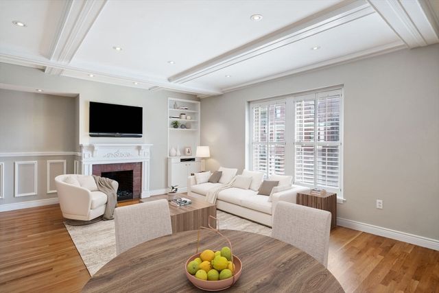 10 Charlesgate East 502, Boston, MA 02215