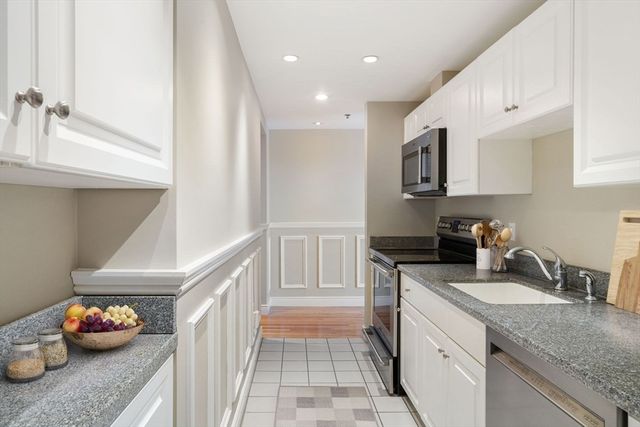 10 Charlesgate East 502, Boston, MA 02215