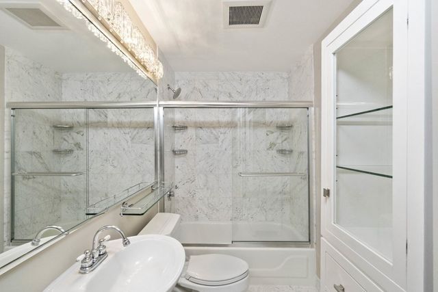 10 Charlesgate East 502, Boston, MA 02215