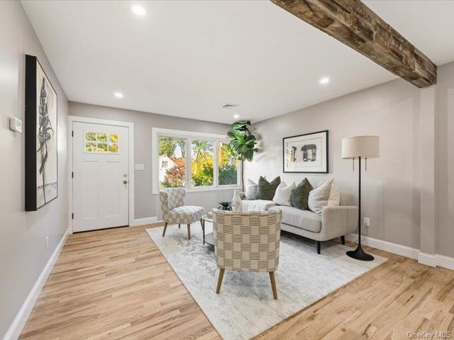 6 Winnetou Road, White Plains, NY 10603