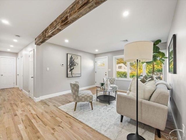 6 Winnetou Road, White Plains, NY 10603