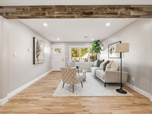 6 Winnetou Road, White Plains, NY 10603