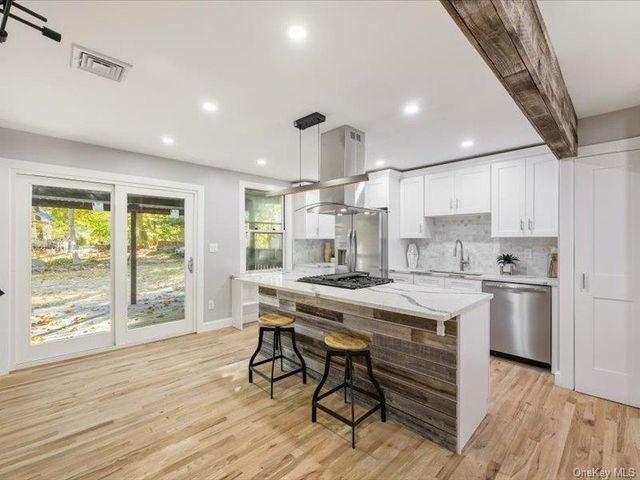 6 Winnetou Road, White Plains, NY 10603