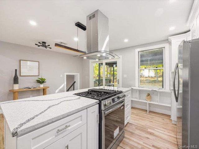 6 Winnetou Road, White Plains, NY 10603