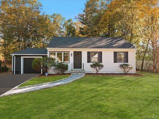 6 Winnetou Road, White Plains, NY 10603