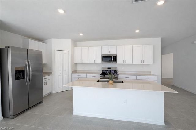 17240 Cantu CT, North Fort Myers, FL 33917