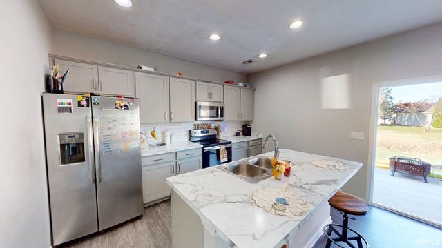 302 W Stellar Way, Huntingburg, IN 47542