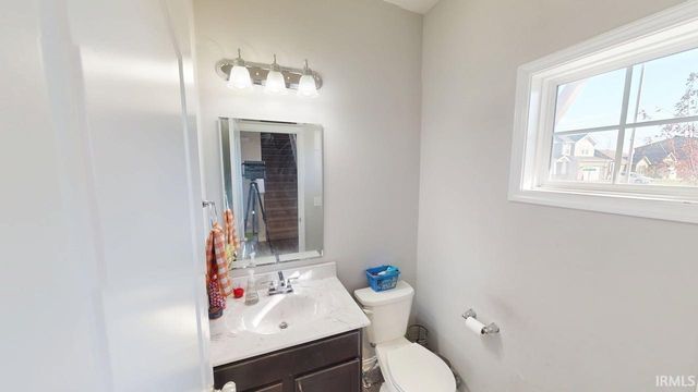 302 W Stellar Way, Huntingburg, IN 47542