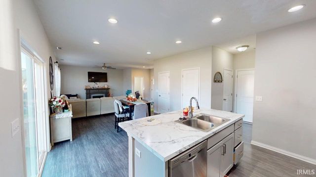 302 W Stellar Way, Huntingburg, IN 47542