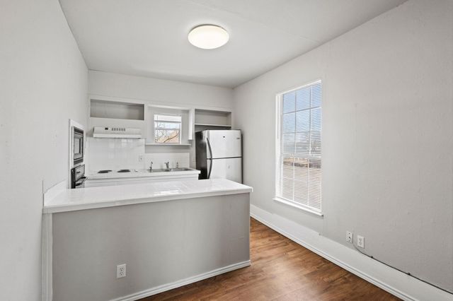909 W Chestnut Street, Denison, TX 75020