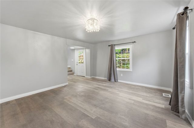 1019 Sherwood Rd, Forest Hills Boro, PA 15221