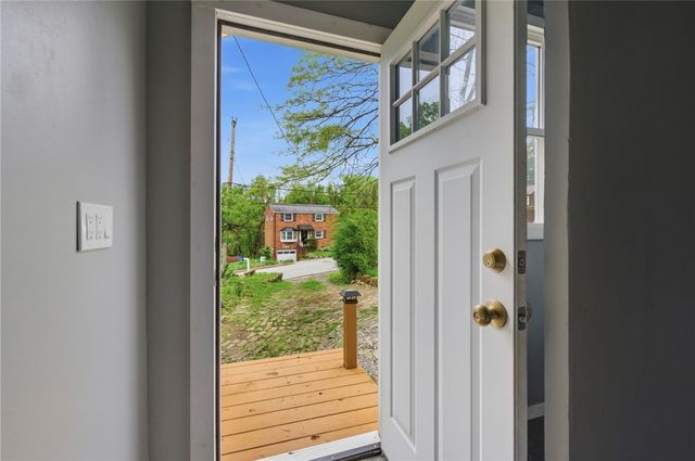 1019 Sherwood Rd, Forest Hills Boro, PA 15221
