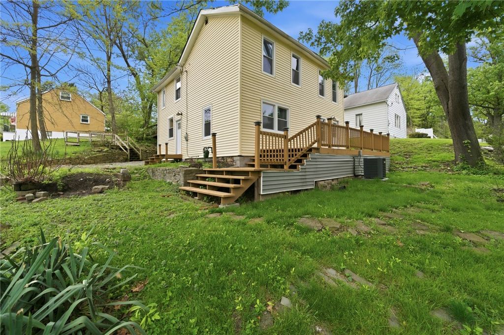 1019 Sherwood Rd, Forest Hills Boro, PA 15221
