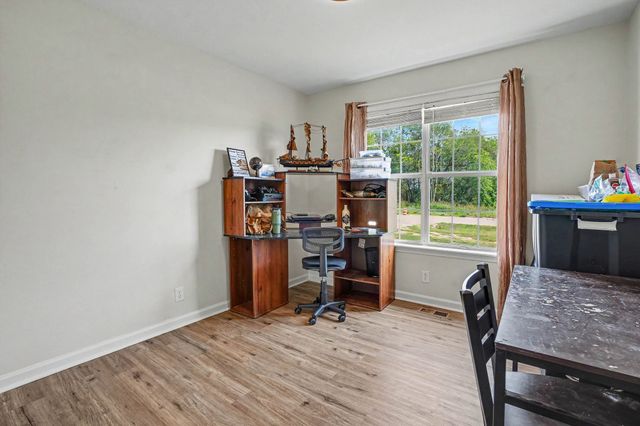 1033 Tylertown Rd, Clarksville, TN 37040